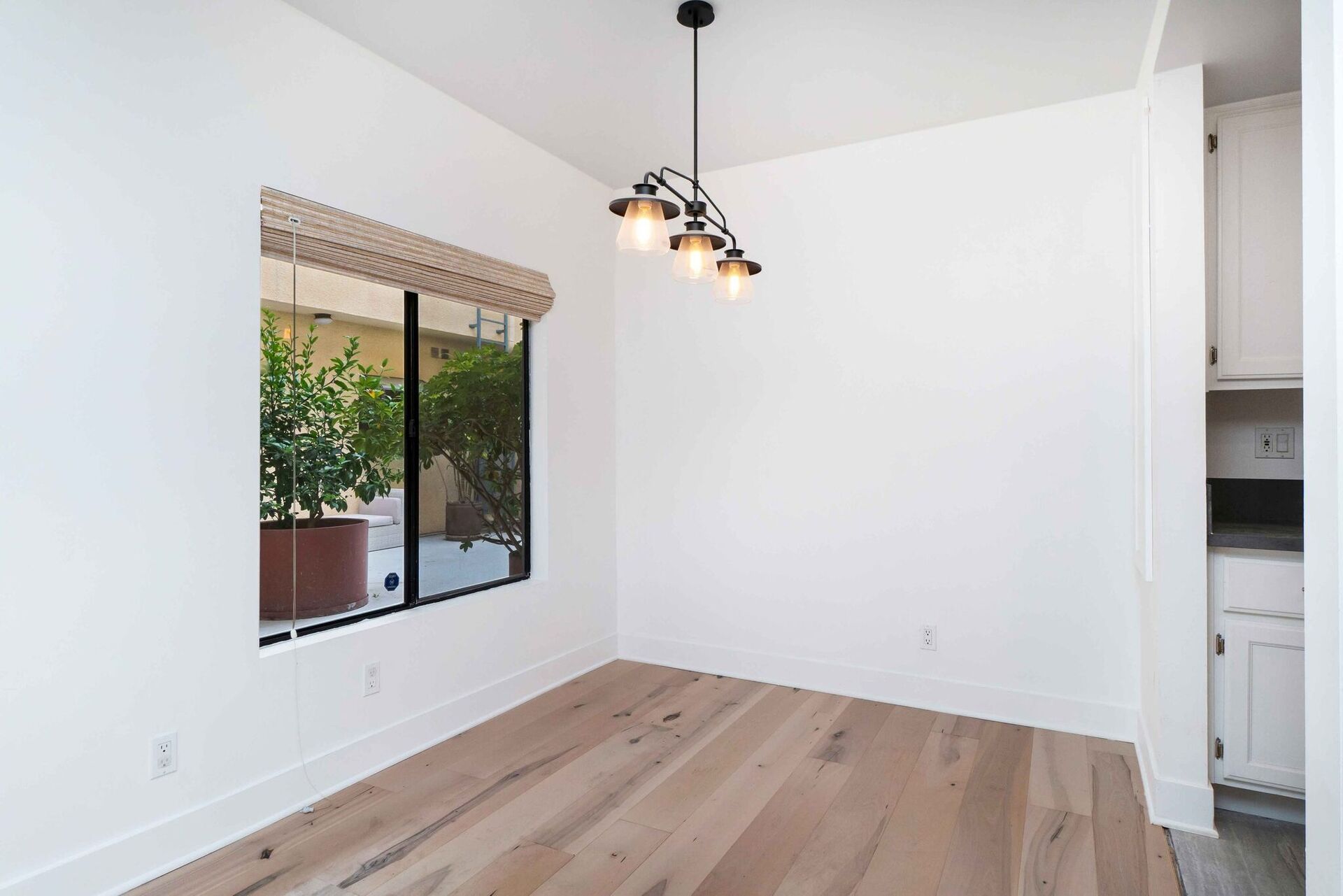 Brentwood - Flooring & Painting