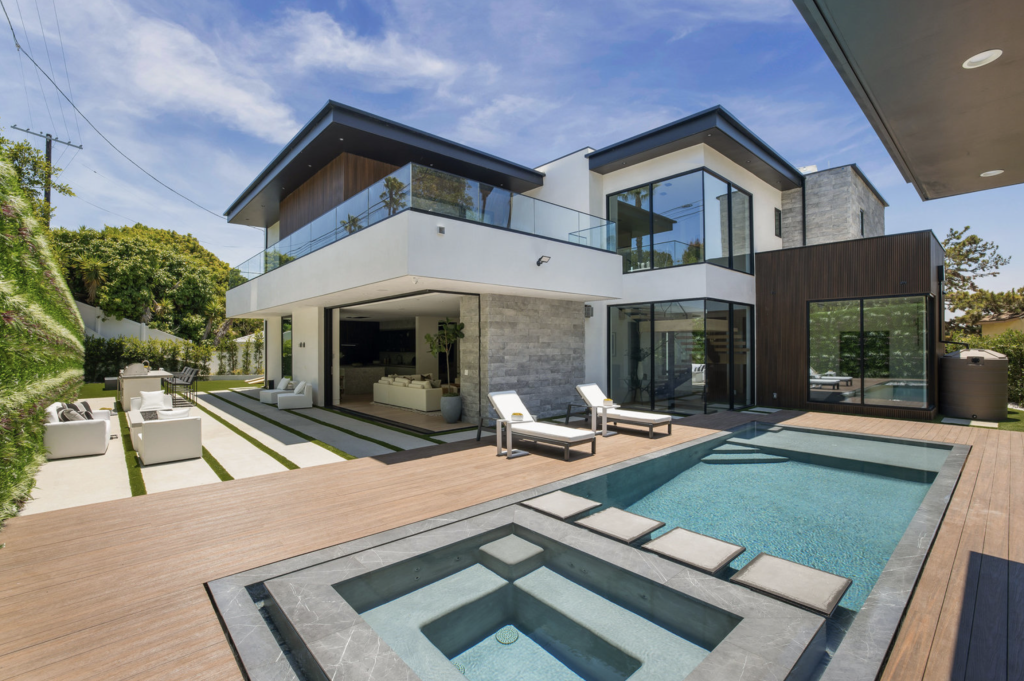 12700 Woodgreen main