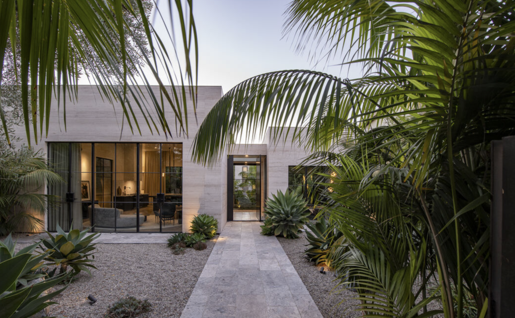 Victoria Venice Main